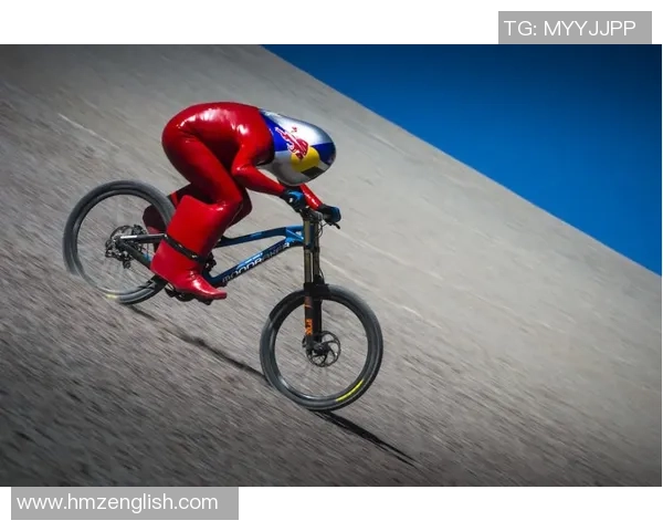 足球巨星化身骑行达人展示运动魅力踏上另类征程 足球巨星化身骑行达人展示运动魅力踏上另类征程